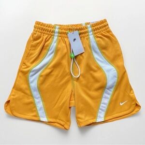 Size Medium - Nike Project FROG Woven Shorts - (HJ6944-717)